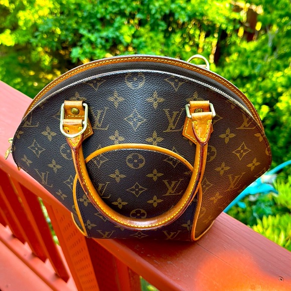 ❤️❤️LOUIS VUITTON ELLIPSE MONOGRAM PM BAG🔥🔥 - Picture 2 of 9